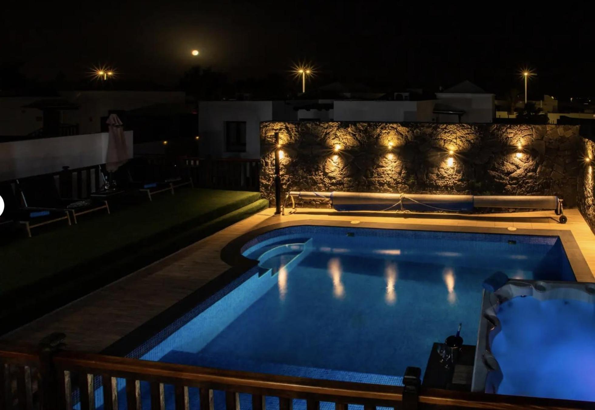Villa Casa Blanca Плая Бланка Екстериор снимка