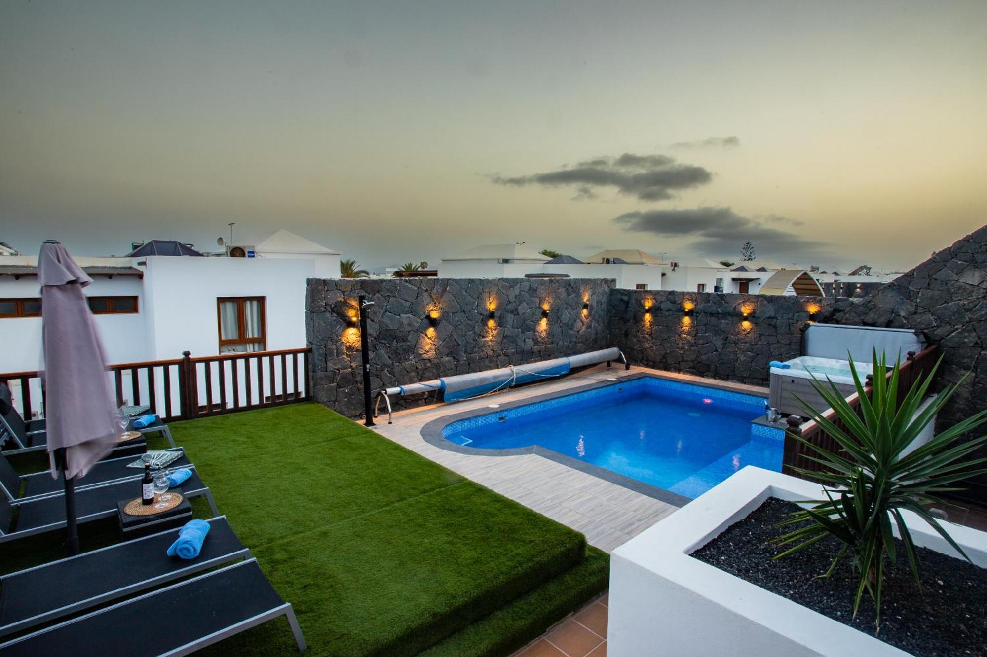 Villa Casa Blanca Плая Бланка Екстериор снимка