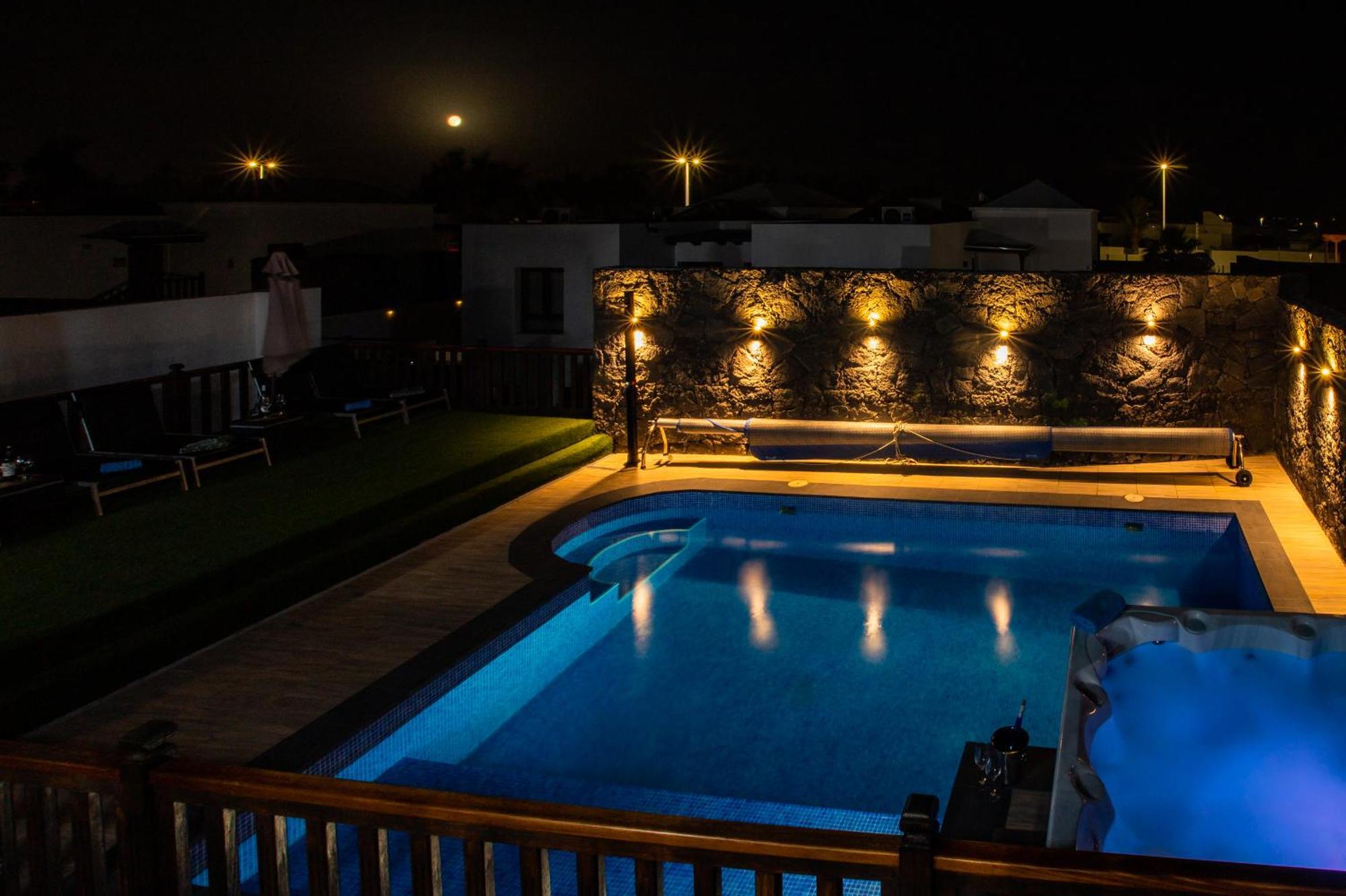 Villa Casa Blanca Плая Бланка Екстериор снимка
